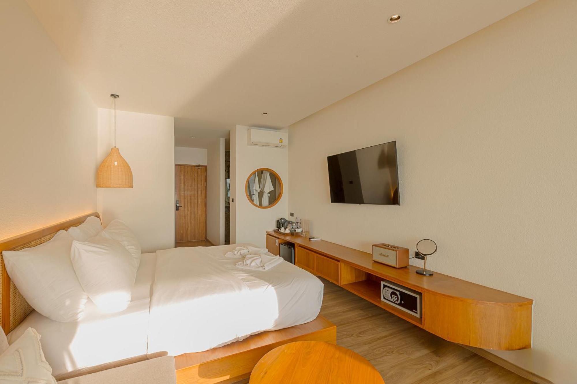 Tasana Bar And Luxury Resort Ko Lan Eksteriør bilde
