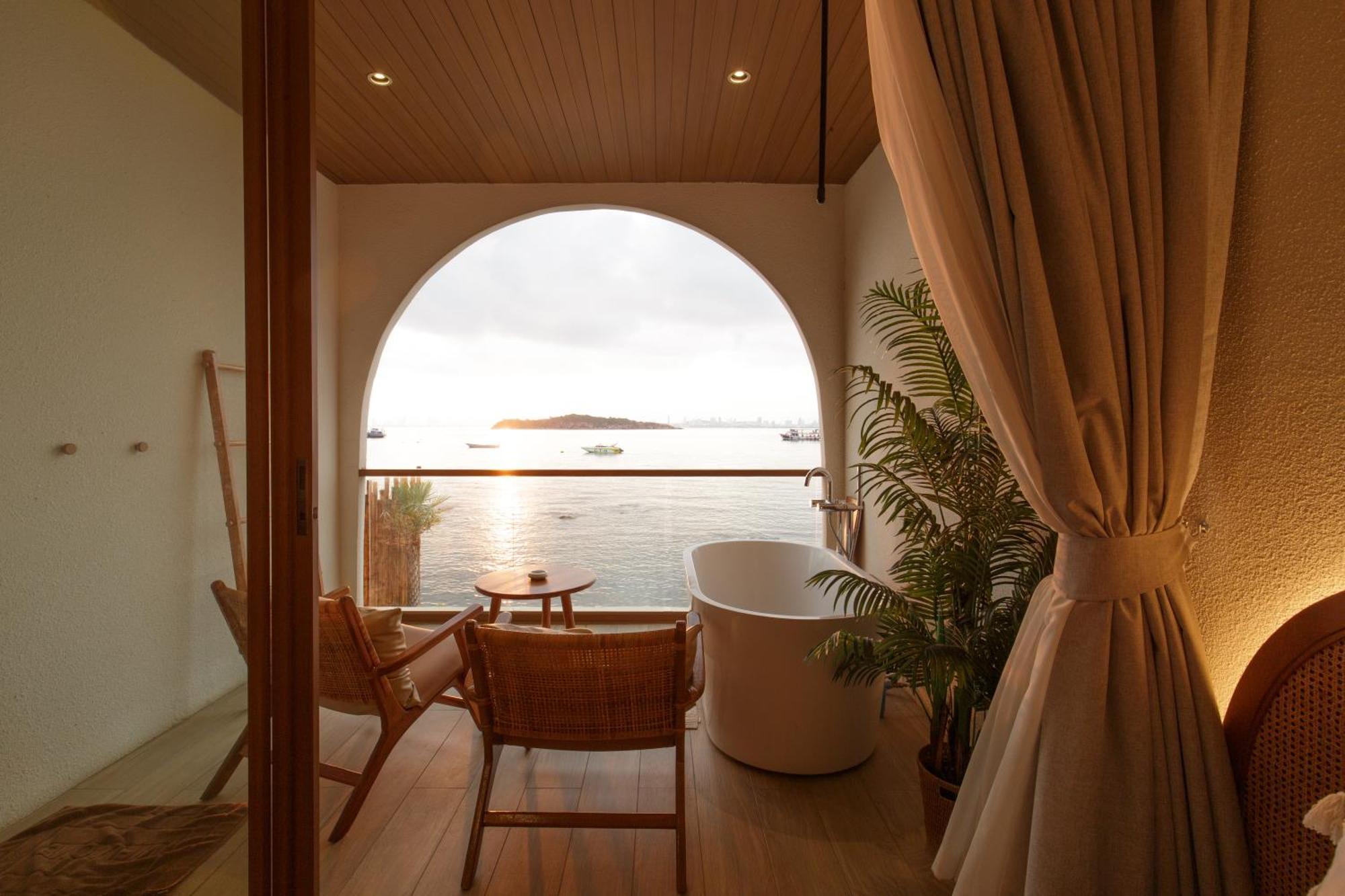 Tasana Bar And Luxury Resort Ko Lan Eksteriør bilde